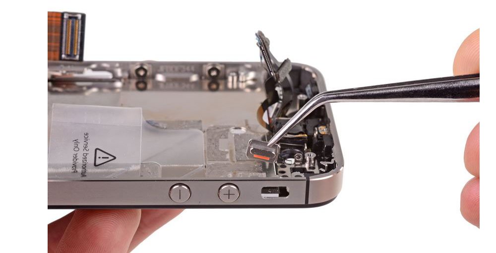 Замена кнопки переключения режимов iPhone 4s в Броварах